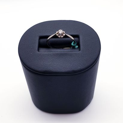 White gold and platinum ring set with a diamond...