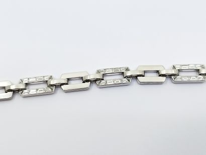 BRACELET en platine serti de 8 ct de diamants...