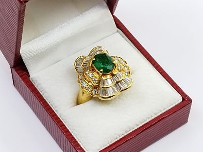 
BAGUE jupe en or jaune 750° ornée de diamants...