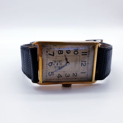 UNIC

MONTRE bracelet, boîtier rectangulaire...