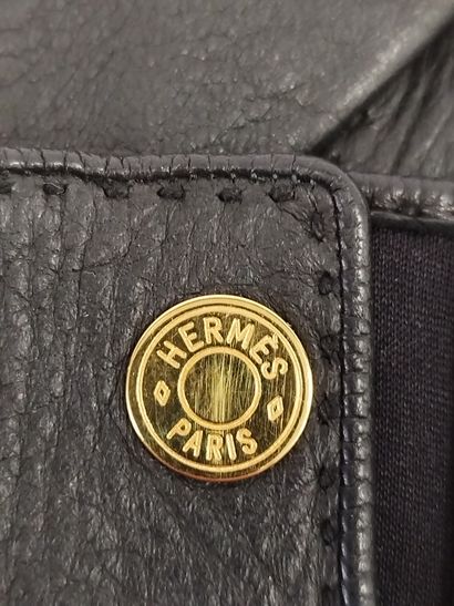 HERMES 

Paire de gants noir grainés, boutons...