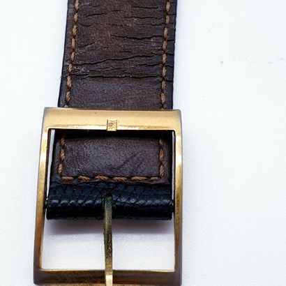 UNIC

MONTRE bracelet, boîtier rectangulaire...