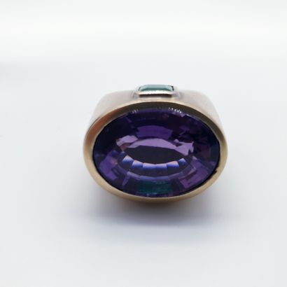 BAGUE en or jaune amati 750° ornée d'une...
