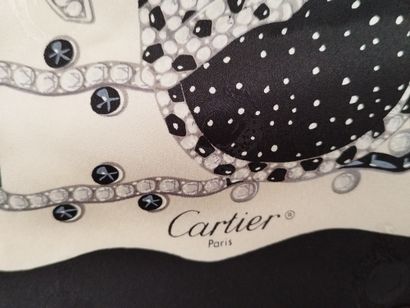 
CARTIER




Foulard en soie de couleur noir...