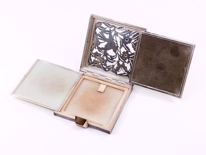 HELLUIN-MATTLINGER pour BOUCHERON .

Poudrier...
