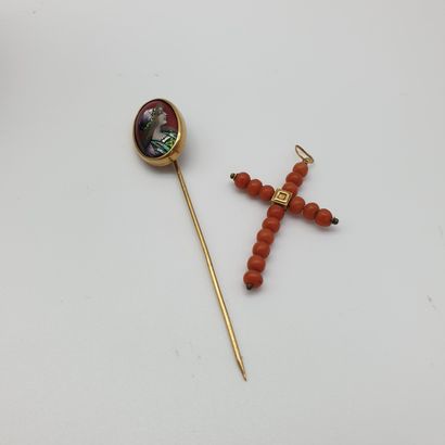 LOT including ; 

TIE SPINNER decorated with...