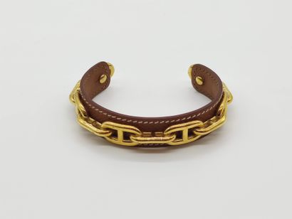 HERMES

BRACELET en cuir gold et chaîne d'ancre...