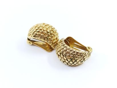 CELINE 

Paires de clips d'oreille en métal...