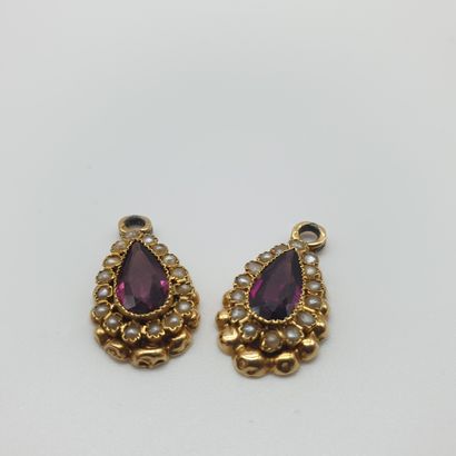 
PARTIE DE PENDANTS D'OREILLES en or jaune...