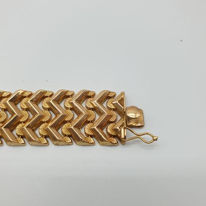 BRACELET en or jaune 750° maille fantaisie...
