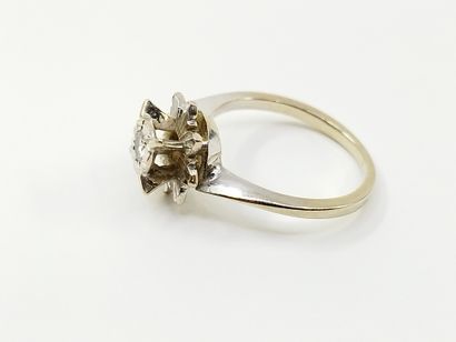 TRAVAIL Français

Bague en or gris 750° ornée...