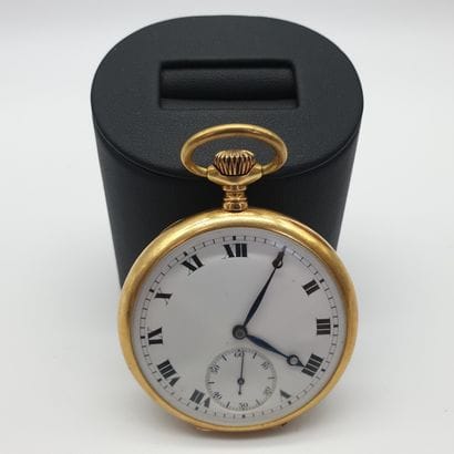 MONTRE de smocking en or jaune 750°, le cadran...