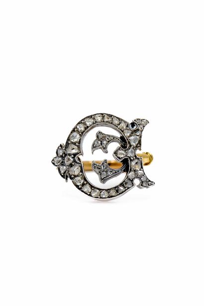 
BAGUE en or et argent ornée de roses 

Poids...