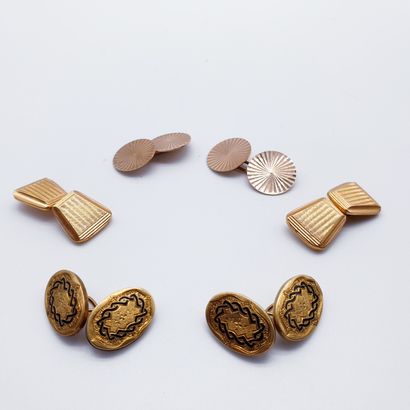 TROIS PAIRES DE BOUTONS DE MANCHETTES en...