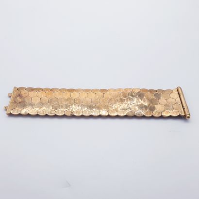 TRAVAIL ART DECO

Important bracelet en or...