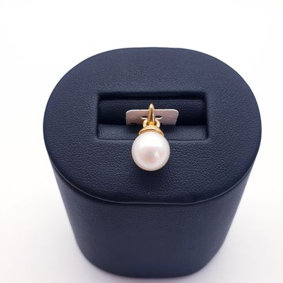 NEW JEWELRY

Yellow gold pendant 750° with...