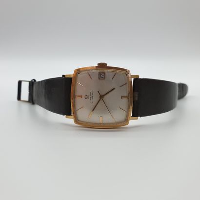 OMEGA 

MONTRE bracelet, boîtier carré en...