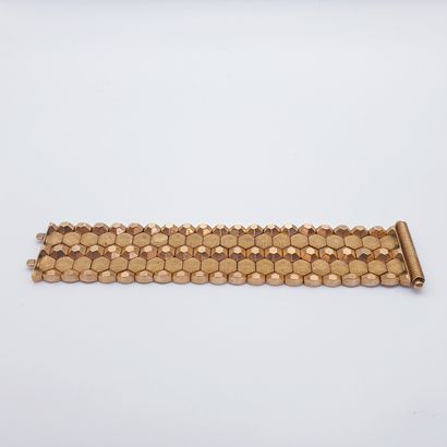 TRAVAIL ART DECO

Important bracelet en or...