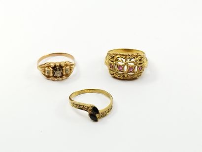 LOT of gold 750° including :

Yellow gold...