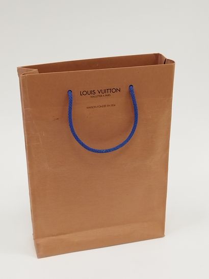 LOUIS VUITTON 

Petite pochette de soirée...