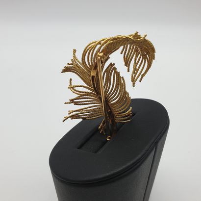 Modern French work

Yellow gold 750° pen-shaped...