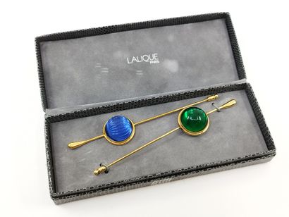 LALIQUE 

Deux épingles à chapeau 

Dans...