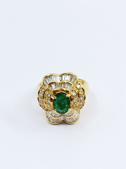 
BAGUE jupe en or jaune 750° ornée de diamants...
