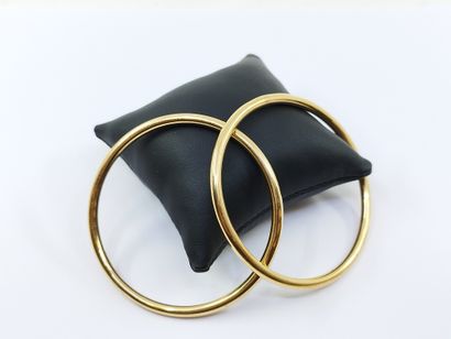 
Travail Français 





DEUX bracelets joncs...