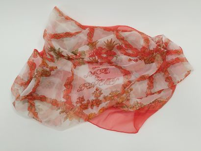 FOULARD de couleur rouge à décor de guirlandes



CACHAREL...