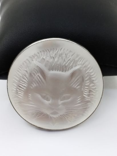 LALIQUE 

BROCHE en métal argenté représentant...