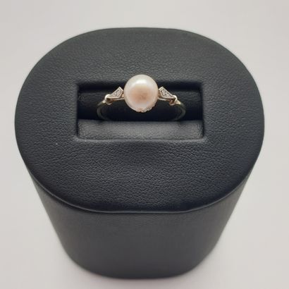 
Travail Français 



BAGUE en or gris 750°...