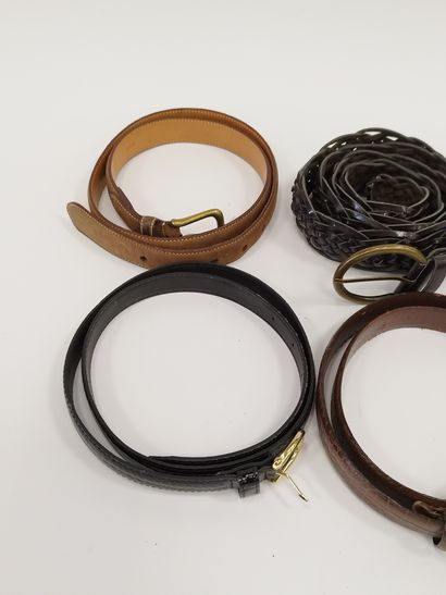 
LOT de sept ceintures en cuir noir et marron



Déjà...