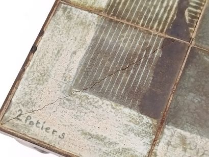 LES 2 POTIERS : MICHELLE ET JACQUES SERRE

Table...
