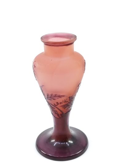 Emile GALLE (1846-1904)

Petit vase soliflore...