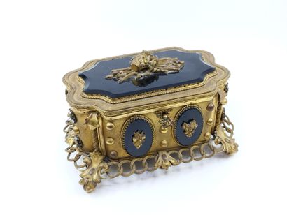 NICOLAS MORFAU

Large jewelry box in polylobed...