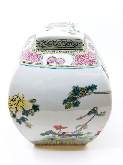 CHINA XIXth century

Green family

Covered...