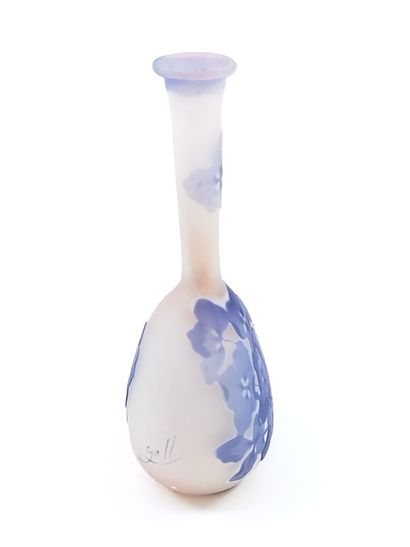 Emile GALLE (1846-1904)

Petit vase soliflore...