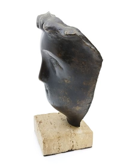 AP 1/7

Visage d'homme

Bronze à patine brune...