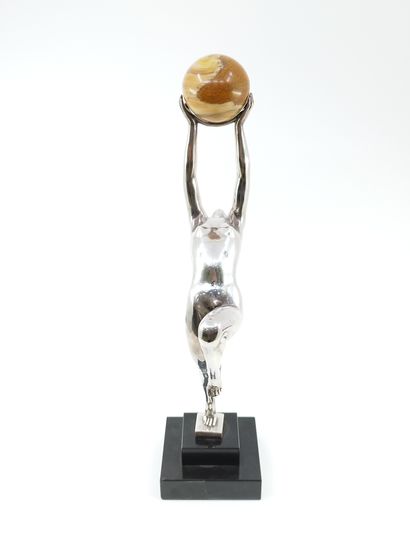 MAX LE VERRIER (1891-1973)

Joueuse au ballon

Sphère...