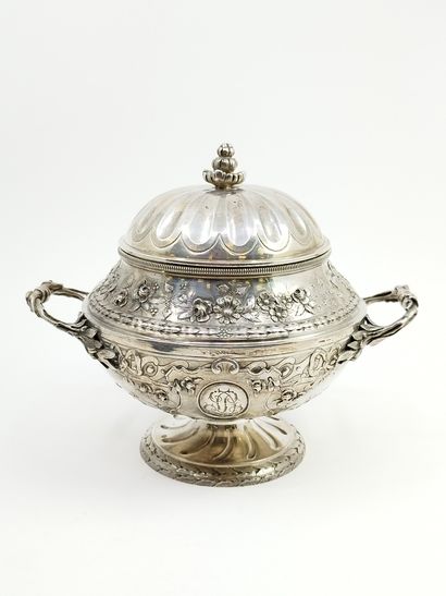 SUCRIER en argent de style Louis XV à deux...