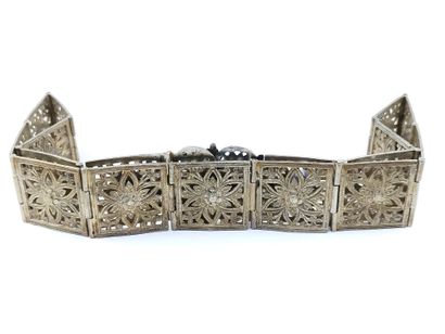 NORTH AFRICA

Articulated belt, openwork,...