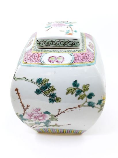 CHINA XIXth century

Green family

Covered...