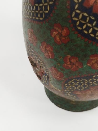 JAPON, époque MEIJI (1868-1912)

Paire de...