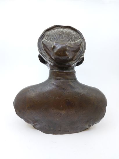 VIETNAM 20th century

Bust in bronze with...