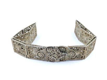 NORTH AFRICA

Articulated belt, openwork,...