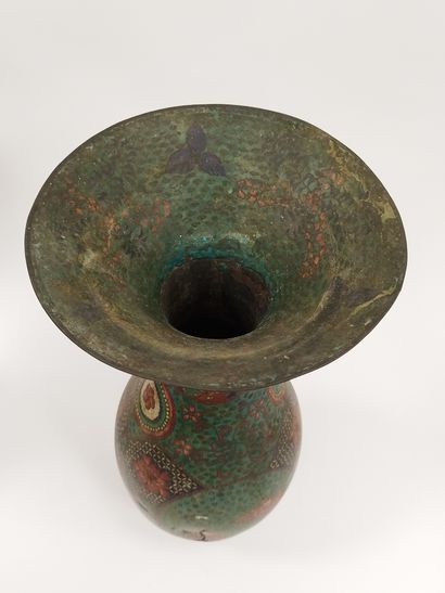 JAPON, époque MEIJI (1868-1912)

Paire de...