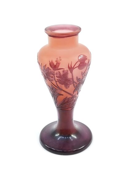 Emile GALLE (1846-1904)

Petit vase soliflore...