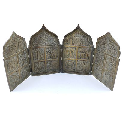 POLYPTIC with four leaves, travel icon, in...