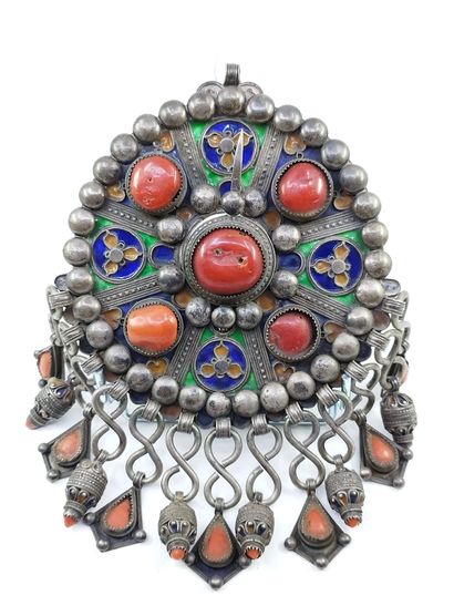 
ALGERIA, KABYLIE




Important silver pectoral,...