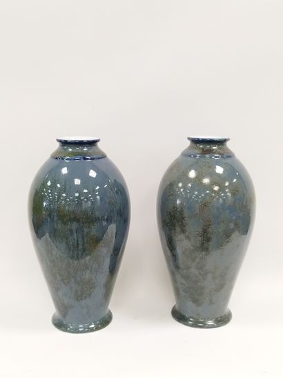 SEVRES Moderne

Paire de vases en céramique...
